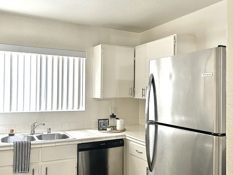 714 Veteran Ave — Photo 11