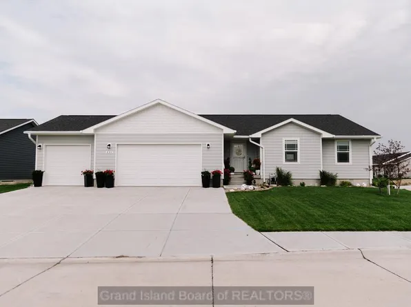 539 Little Bluestem Dr S, Grand Island, NE 68803