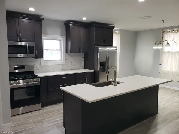 1317 44th St, North Bergen, NJ 07047