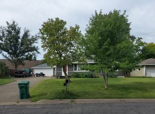 1052 109th Ave NW, Coon Rapids, MN 55448