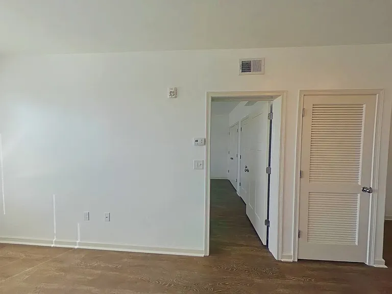 4114 Lauriston Street — Photo 13