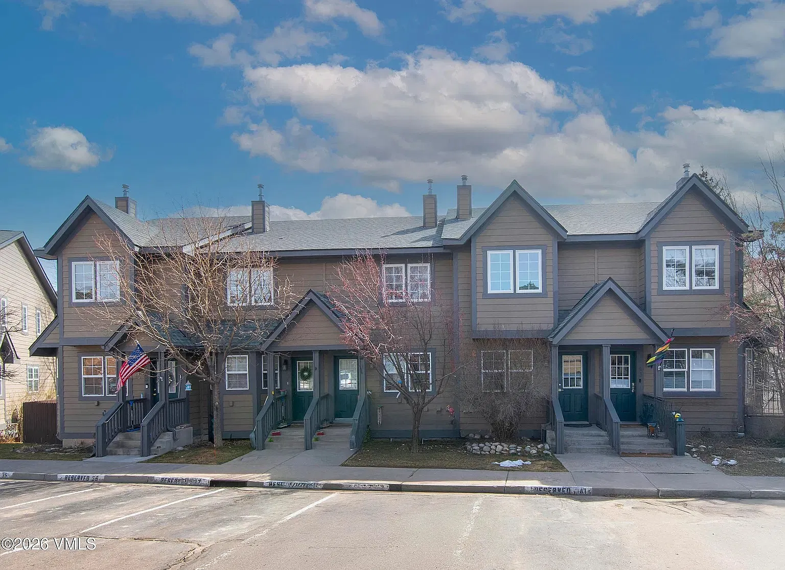 3 bed, 1729 sqft, $1,300 — Photo 1