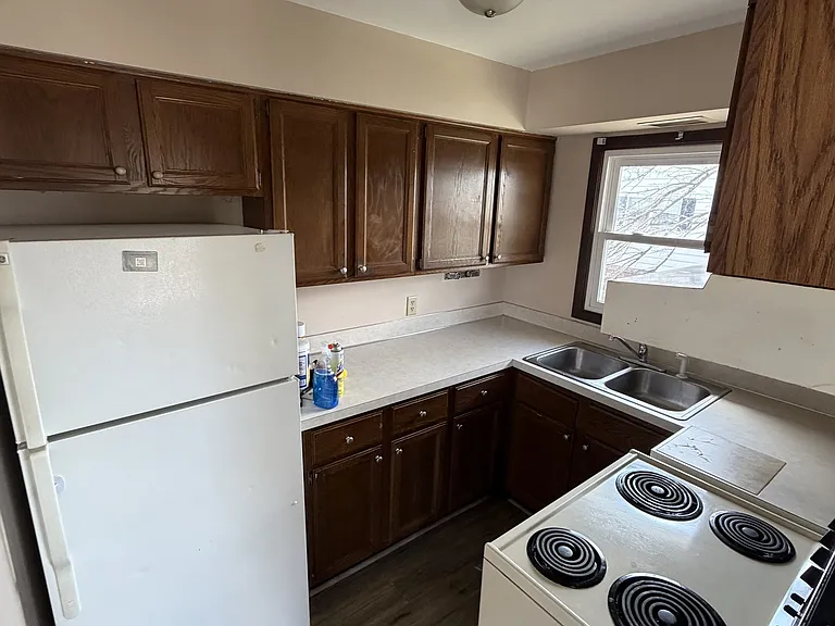 1320 E Lieg Ave — Photo 8