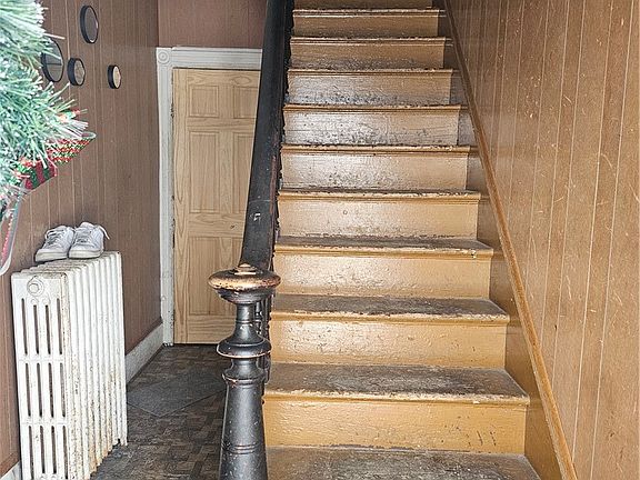 4th image of 406 S George St