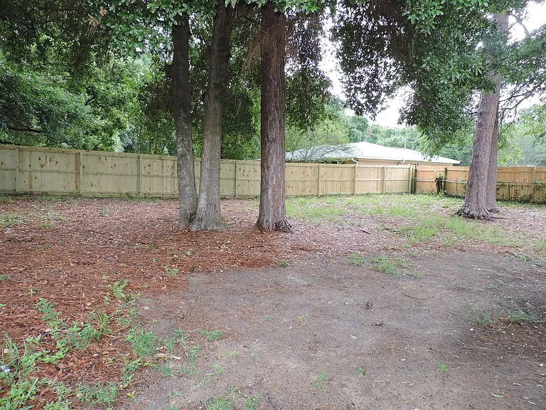 7834 Charter Oaks Dr — Photo 21