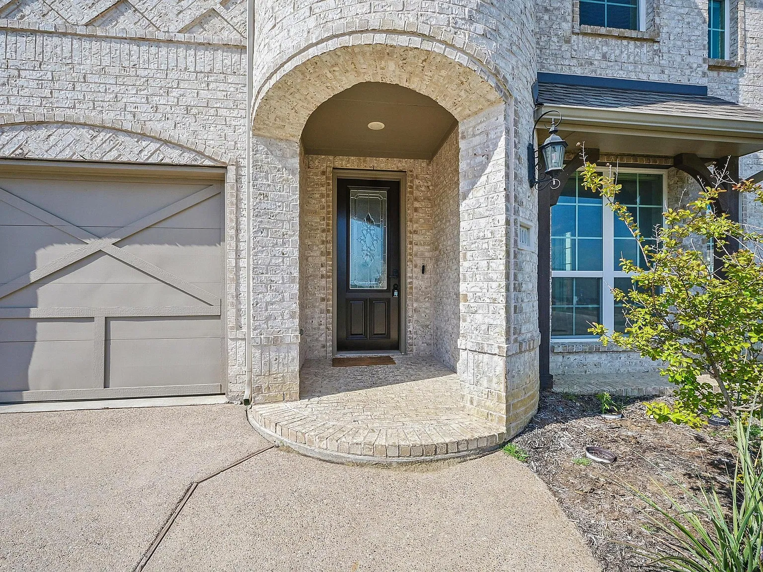 4 bed, 3269 sqft, $4,200 — Photo 1