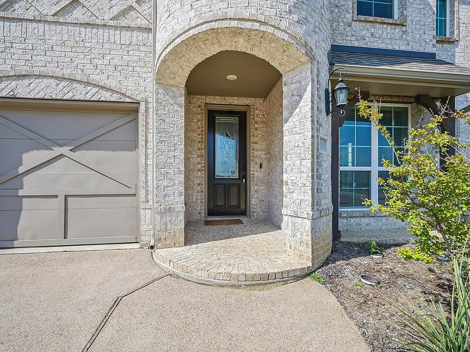 3010 Barefoot Ln