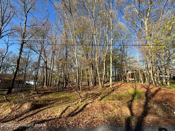 71 Sec Kittatinny Dr, Bushkill, PA 18324