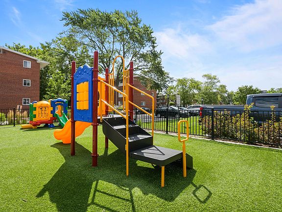 3rd image of 10107 Old Orchard Ct APT 3B
