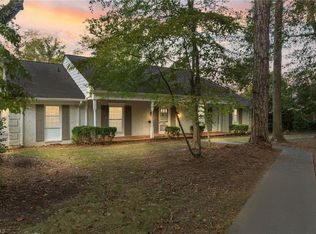 706 W Cornwallis Dr, Greensboro, NC 27408