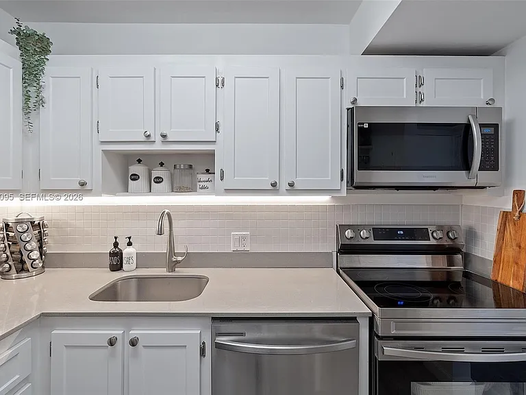 20301 W Country Club Dr #728 — Photo 16