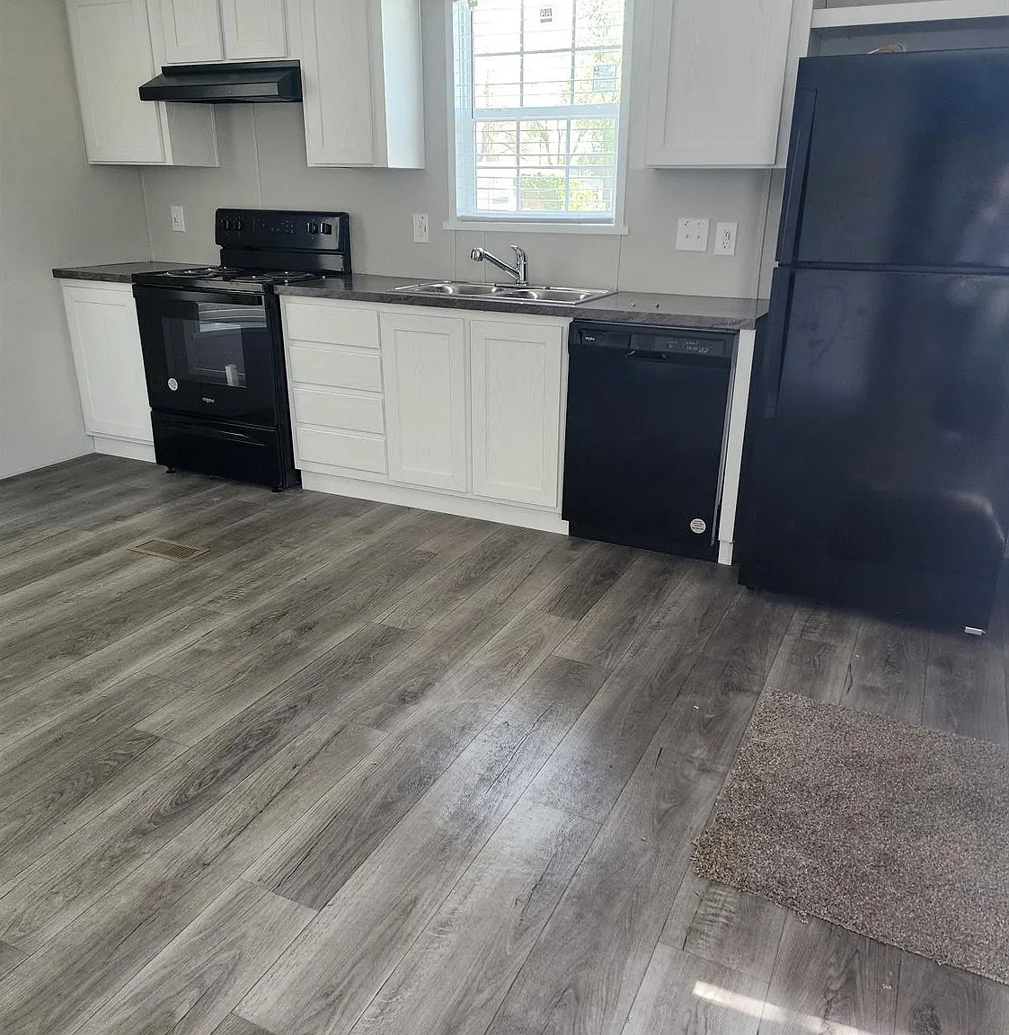1 bed, 608 sqft, $699 — Photo 2