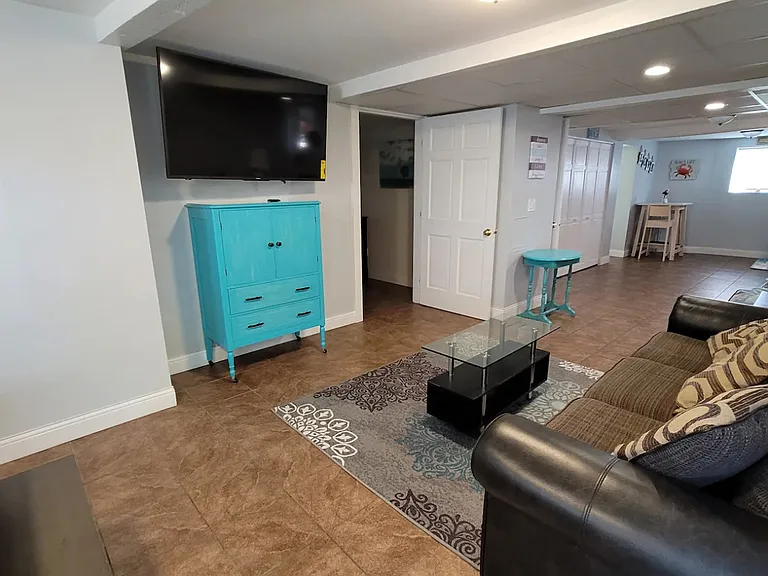 108 W Grand Ave #3 — Photo 4