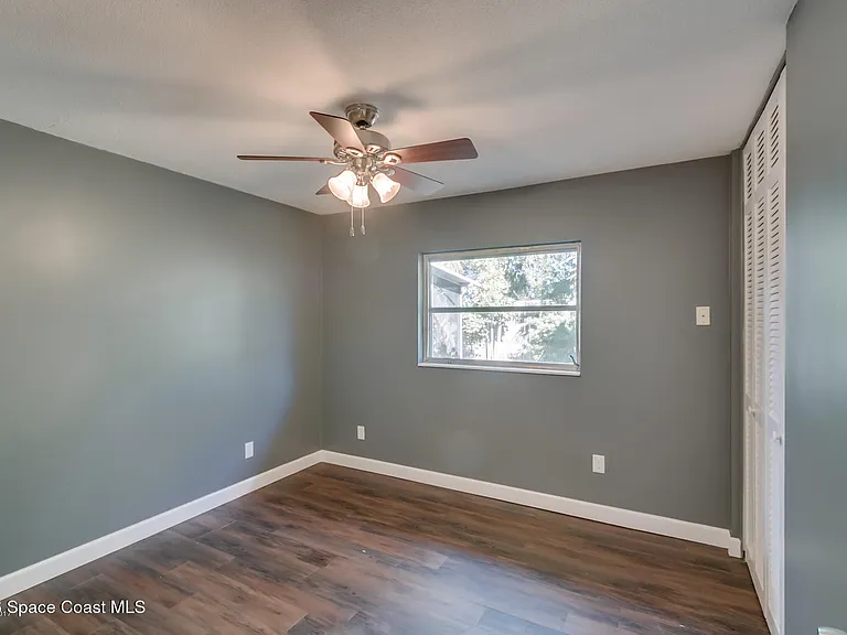 300 Amherst Ave — Photo 17