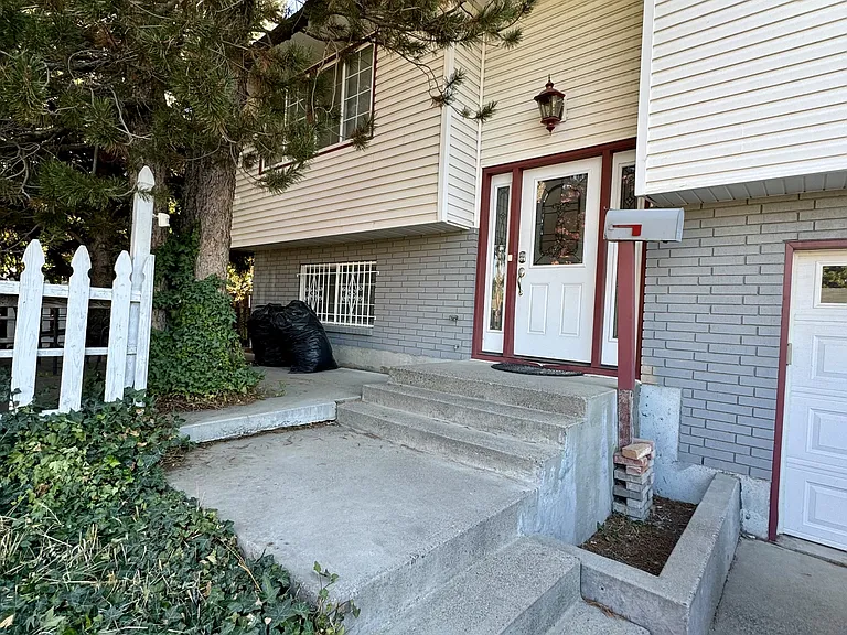 735 E 15th North St #A — Photo 2