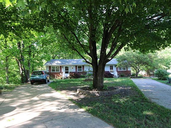 2nd image of 3465 Wedgewood Dr SW