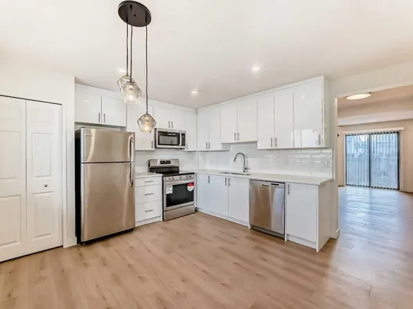 1515 Falconridge Dr NE #32, Calgary, AB T3J 1L8