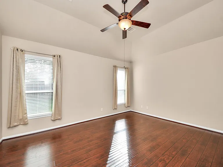 3115 Lake Dr — Photo 22