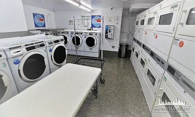 Rented by Manhattan Realty Group | media 18