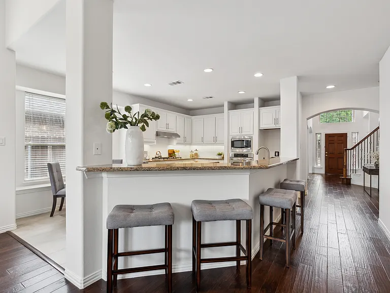 5637 Belton Ln — Photo 17
