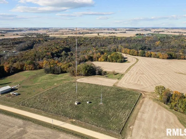 4480 115th St, Clinton, IA 52732