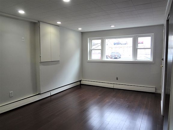 4th image of 655 Warburton Ave Floor 2
