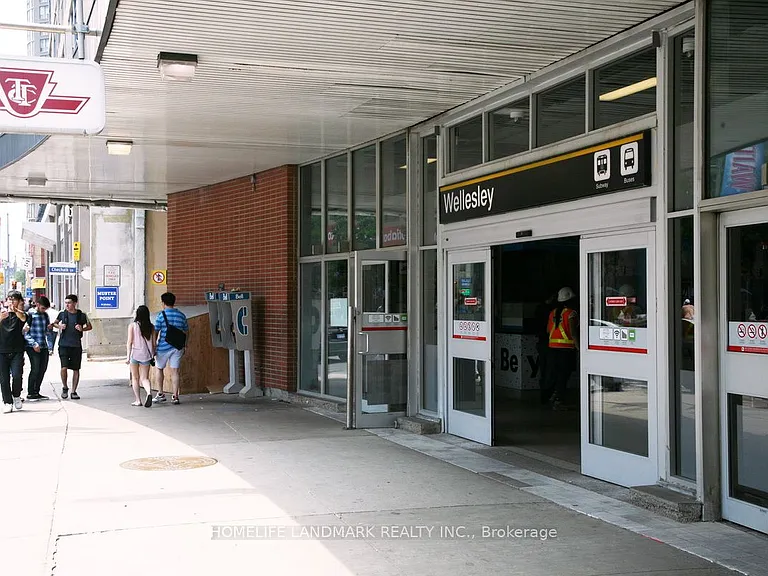 28 Wellesley St E #306 — Photo 16