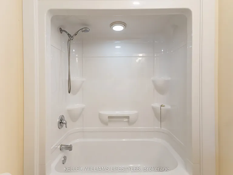 79 Beaconsfield Ave #2 — Photo 13
