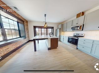 66 E Chester St #201, Champaign, IL 61820