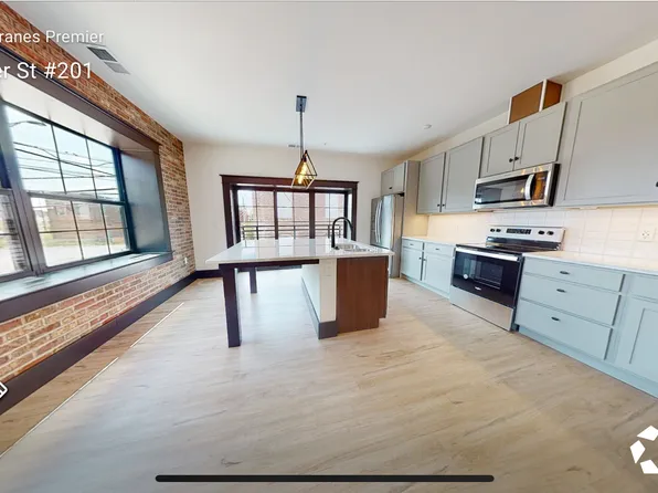 66 E Chester St, Champaign, IL