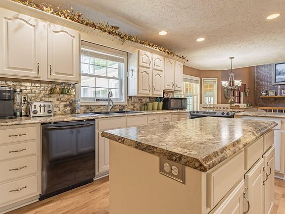 5th image of 10414 Knollview Ct