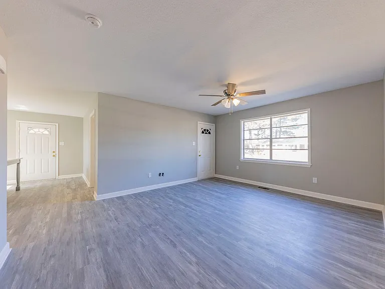 1809 W Center Ave — Photo 14