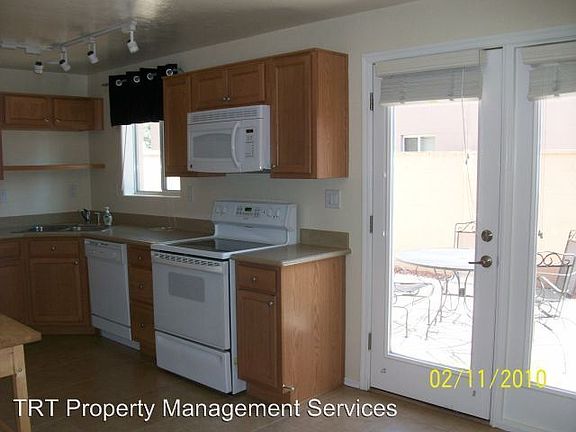 5th image of 935 N Venice Ave