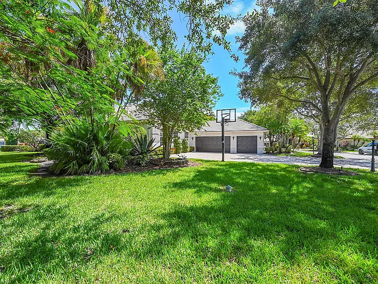 11163 NW 69th Pl — Photo 47