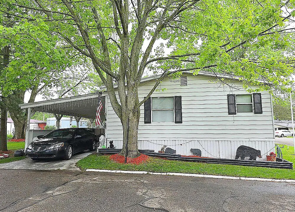 1485 Zuider Rd photo 1