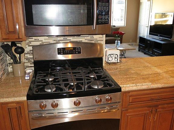 other side of kitchen