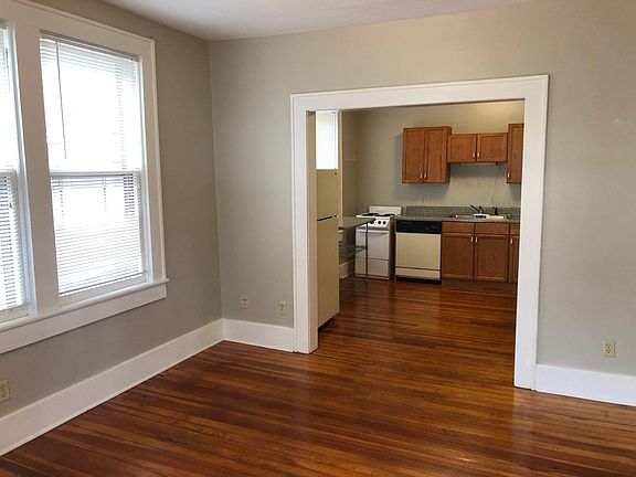 4th image of 316 Tremont St APT 1