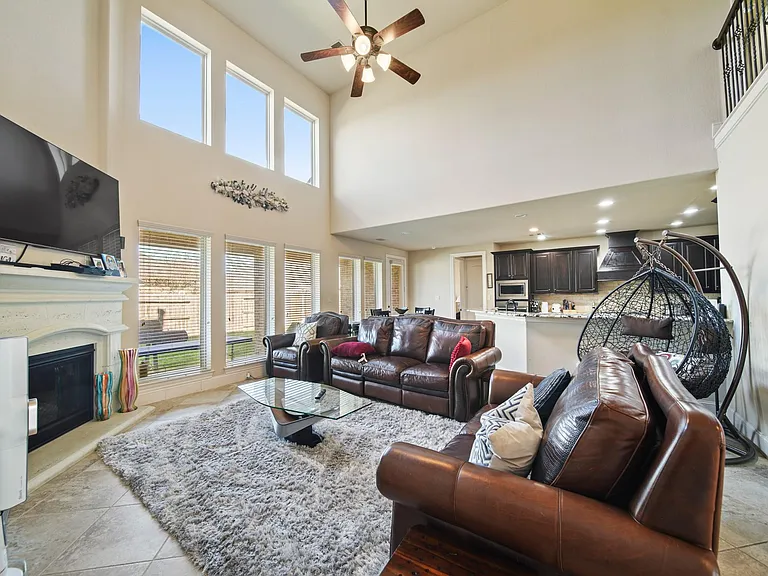 2523 Crossvine Dr — Photo 10
