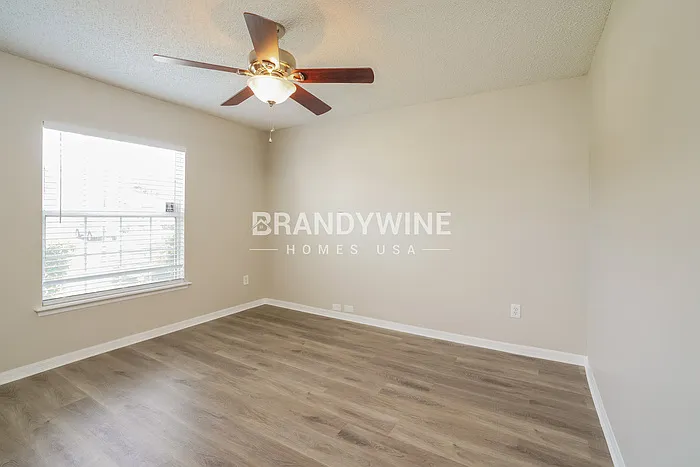 3159 Wavering Ln — Photo 12