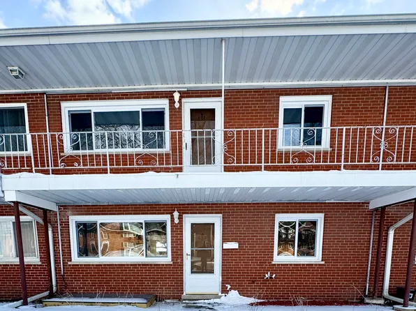 633 Dulles Rd APT A, Des Plaines, IL 60016