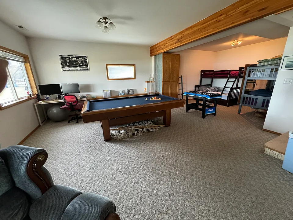 555 Laclede Shores Dr