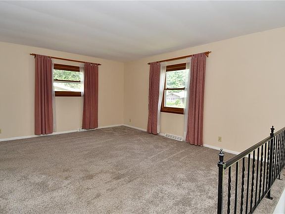 4th image of 6115 W 32nd Pl