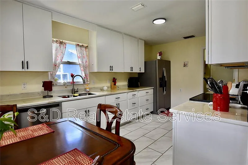 2 bed, 2.0 bath, 1193 sqft, $2,060 — Photo 3
