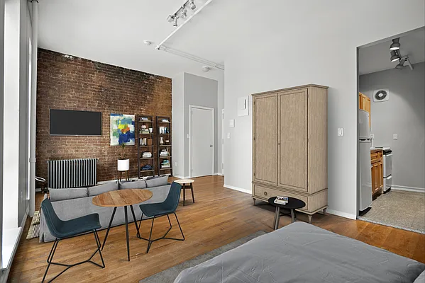 Rented by Cooper & Cooper Real Estate | media 11