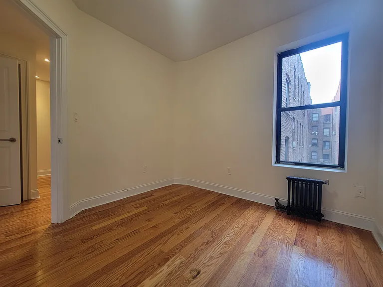 3147 Broadway #18 — Photo 11