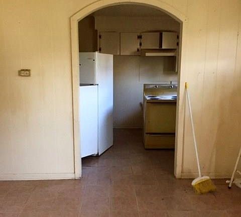 3rd image of 208 Marleen St