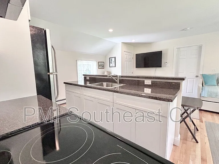 7 Lyme St #1-C — Photo 11