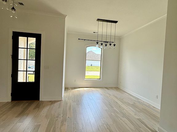 5th image of 253 Saddlebrook Dr