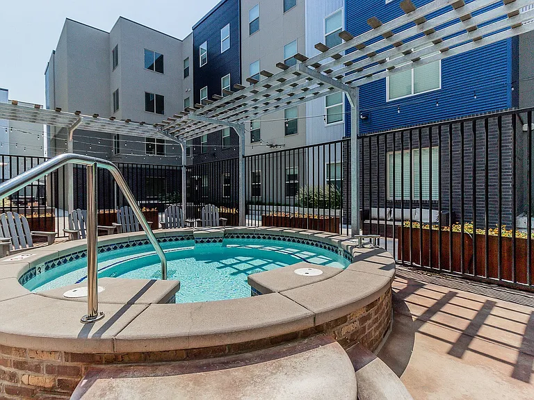 CollegePlace-Provo-Hottub_2