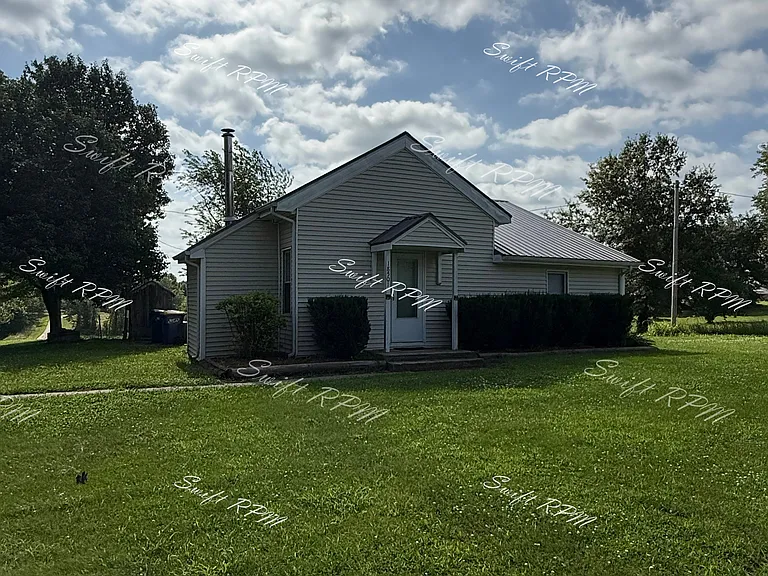 18501 N Main St — Photo 1